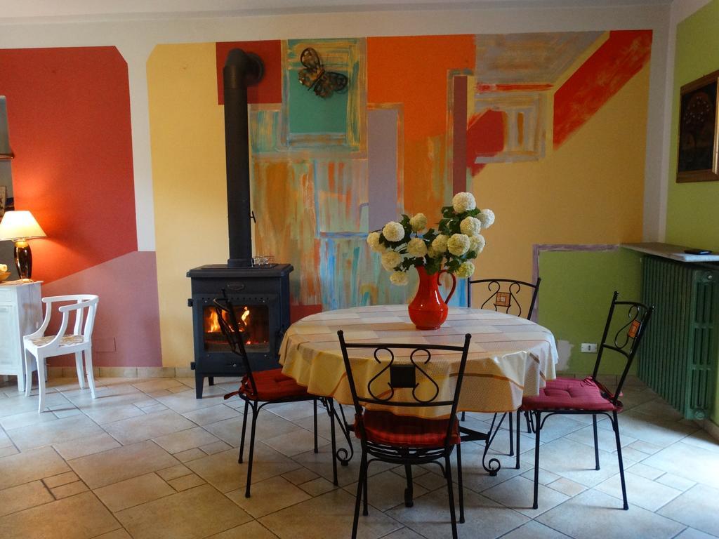 Agriturismo Casa De Colores Moretta المظهر الخارجي الصورة